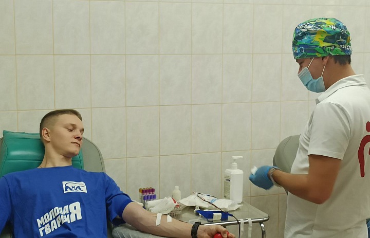 На Станции переливания крови в Люберцах прошла акция молодогвардейцев