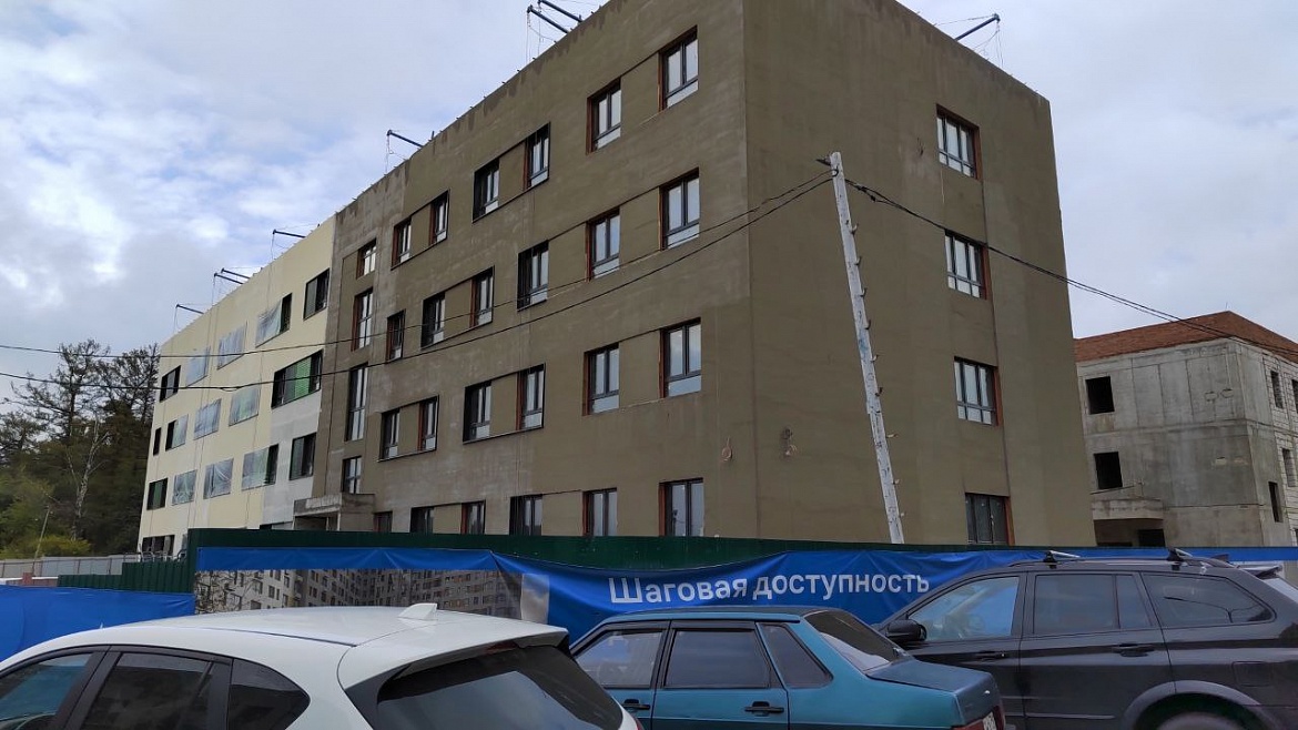 В резерв новой поликлиники в ЖК «Самолет» включено 77 человек 