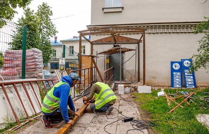 В поликлинике поселка Красково в Люберцах полным ходом идет ремонт