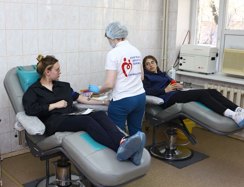 В День донора в Люберцах наградили тех, кто уже сдал кровь более 70 раз