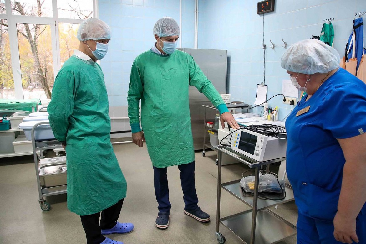 Владимир Волков осмотрел новое оборудование в операционном блоке Люберецкой областной больницы