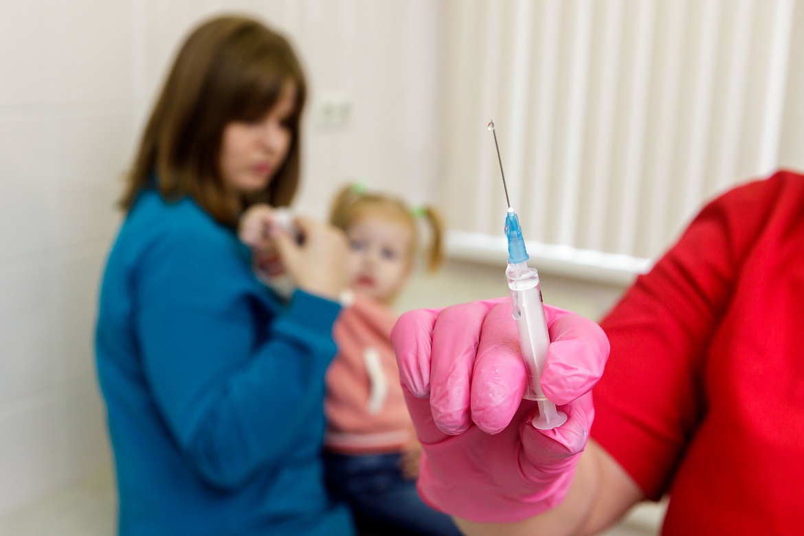 В Люберецкой областной больнице завершили вакцинацию детей от гриппа, но сделать прививку ребенку еще можно