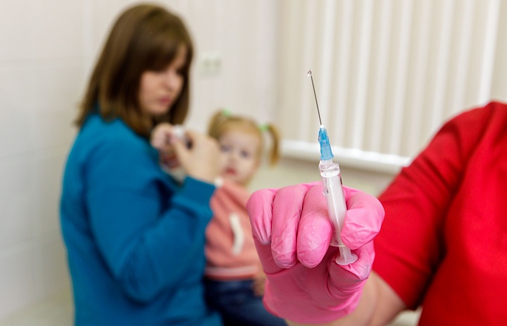 В Люберецкой областной больнице завершили вакцинацию детей от гриппа, но сделать прививку ребенку еще можно